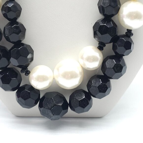 Black White Chunky Beaded Necklace With Faux Pearls Adjustable Chain - Picture 3 of 6